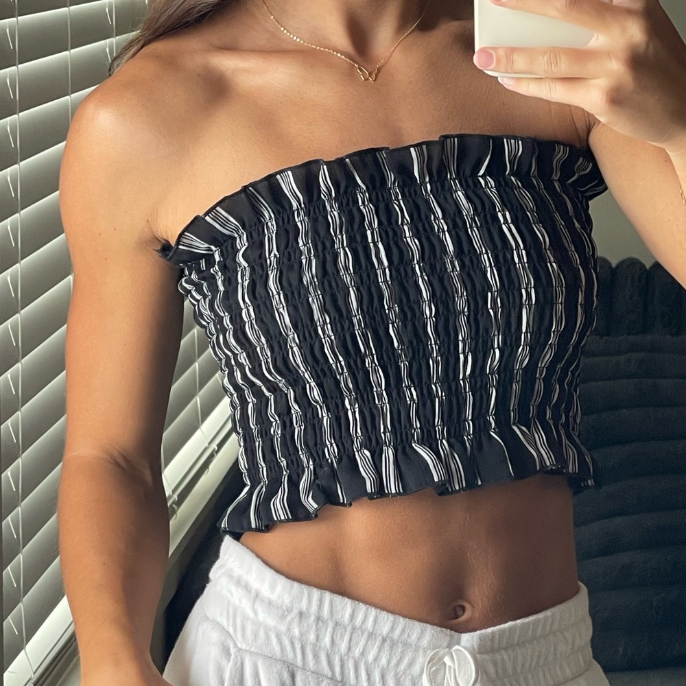 Kendall & Kylie Black and White Ruffled Crop Top